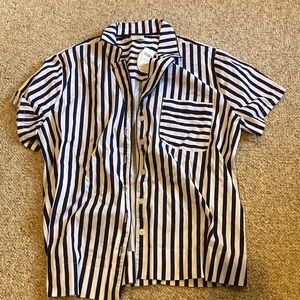 Sold Soma women’s cool cotton stretch woven shirt size large